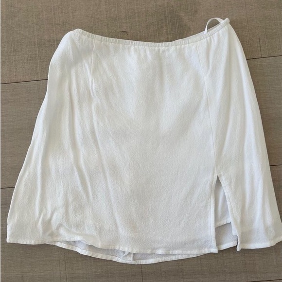 Aritzia Dresses & Skirts - Sunday Best (Aritzia) White Skirt